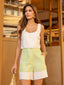 Blusa alfaiataria linho Skenn feminina, vista frontal com tecido natural