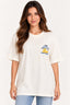 Off | Blusa T-Shirt Manga Curta Oversized Gringa Long Duck em off white, vestida na modelo, com estampa pequena no peito