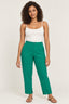 Verde | Calça Alfaiataria Chique Skenn verde, cintura alta com botão, vestida na modelo com regata branca e sandálias