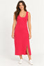 Rosa | Vestido Groovy rosa cavado longo com fenda lateral, vestido na modelo com tênis branco
