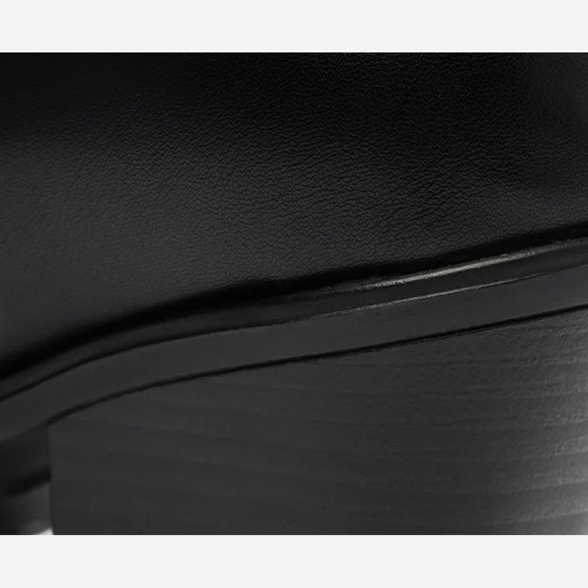 BOTA SALTO BLOCO CHELSEA PRETA C 30678 0002 0002 ANACAPRI