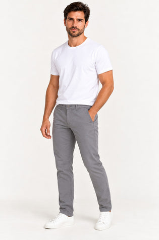 Cinza | Calça Masculina Chino de Sarja Barra Normal Revanche — lado