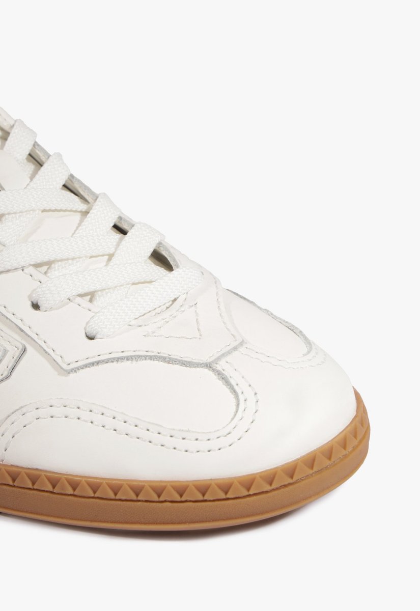 Tênis Feminino Schutz ref. DOWNTOWN STZ - VintedoisK