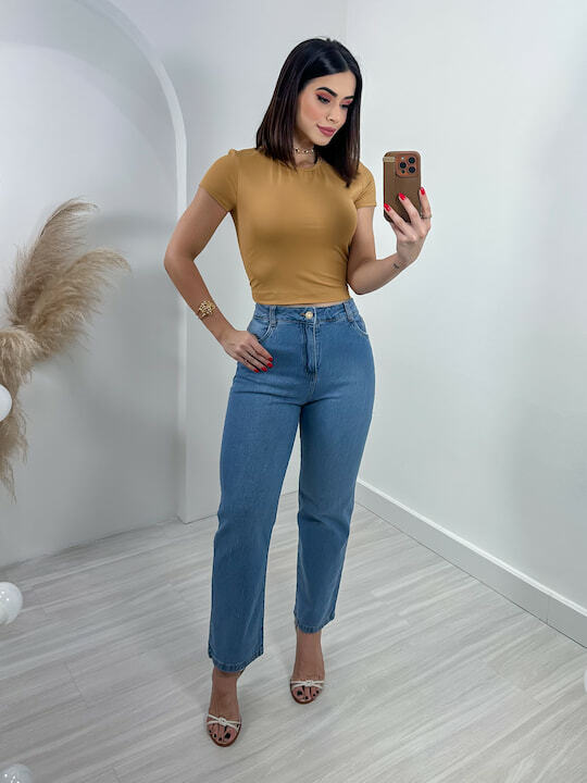 Blusa baby look Skenn detalhe lateral da modelagem
