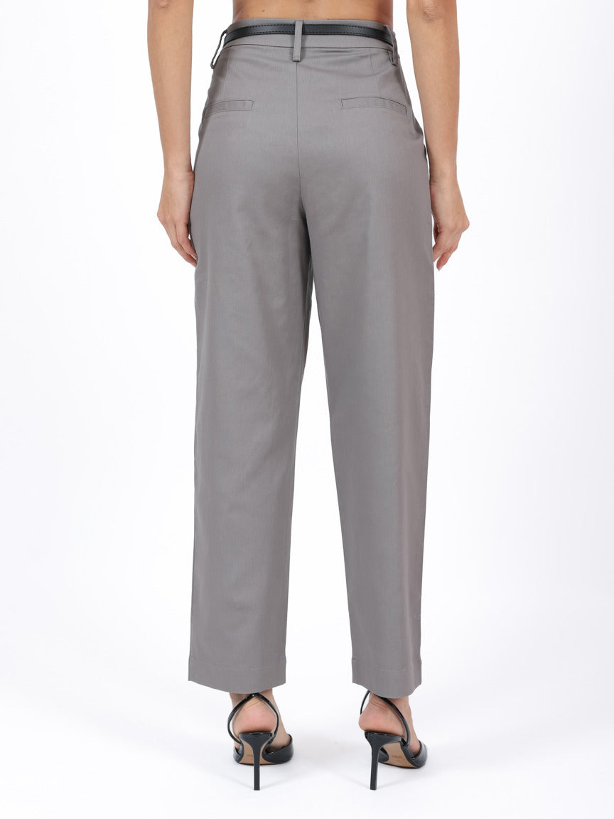 Calça Feminina SKENN ref. RETA CURTA - VintedoisK