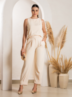 Blusa alfaiataria Glinton Skenn feminina, detalhe lateral do caimento