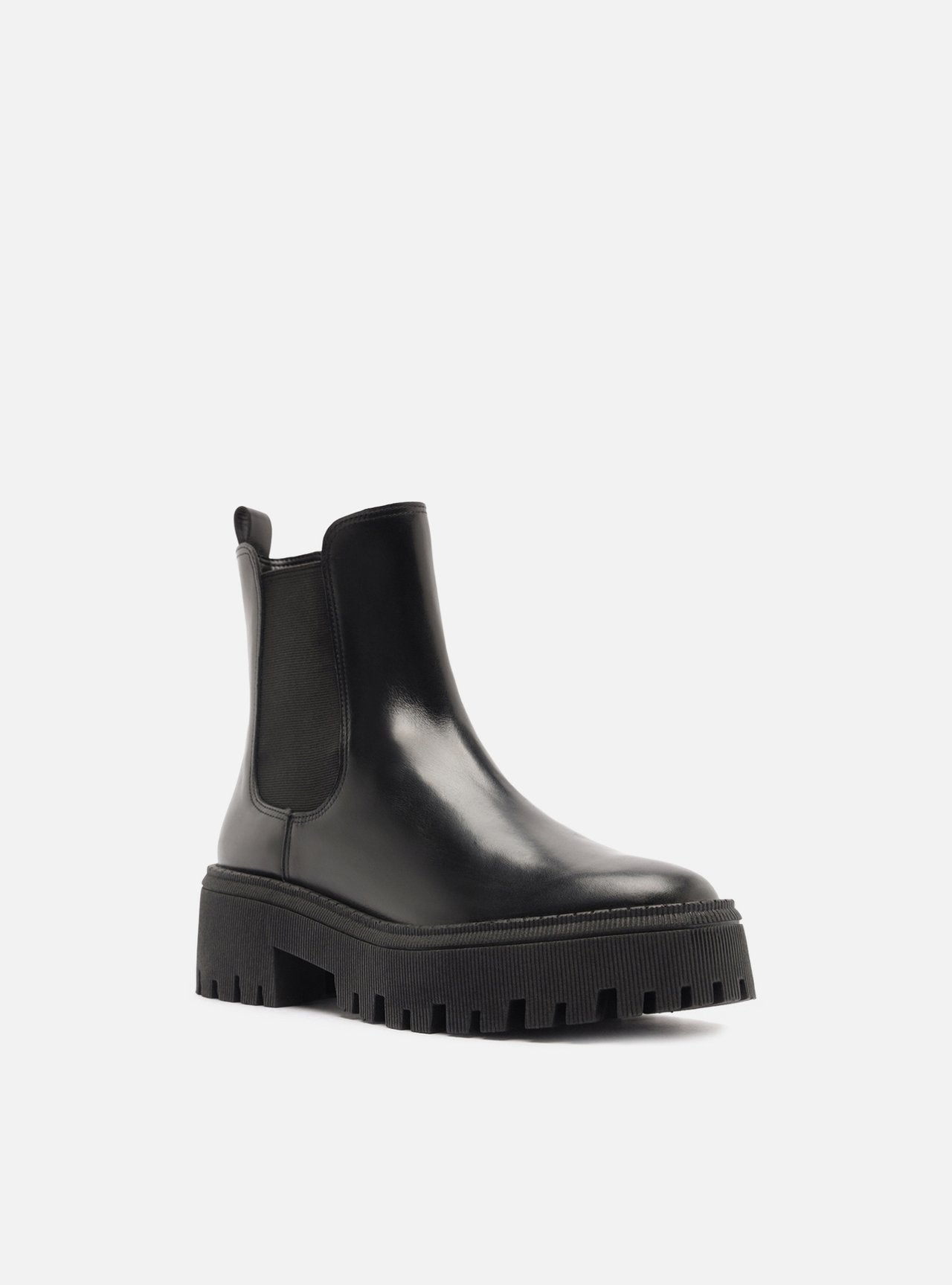 BOTA PRETA COURO CANO MÉDIO TRATORADA A 11843 0037 0001 AREZZO Imagem secundária do produto