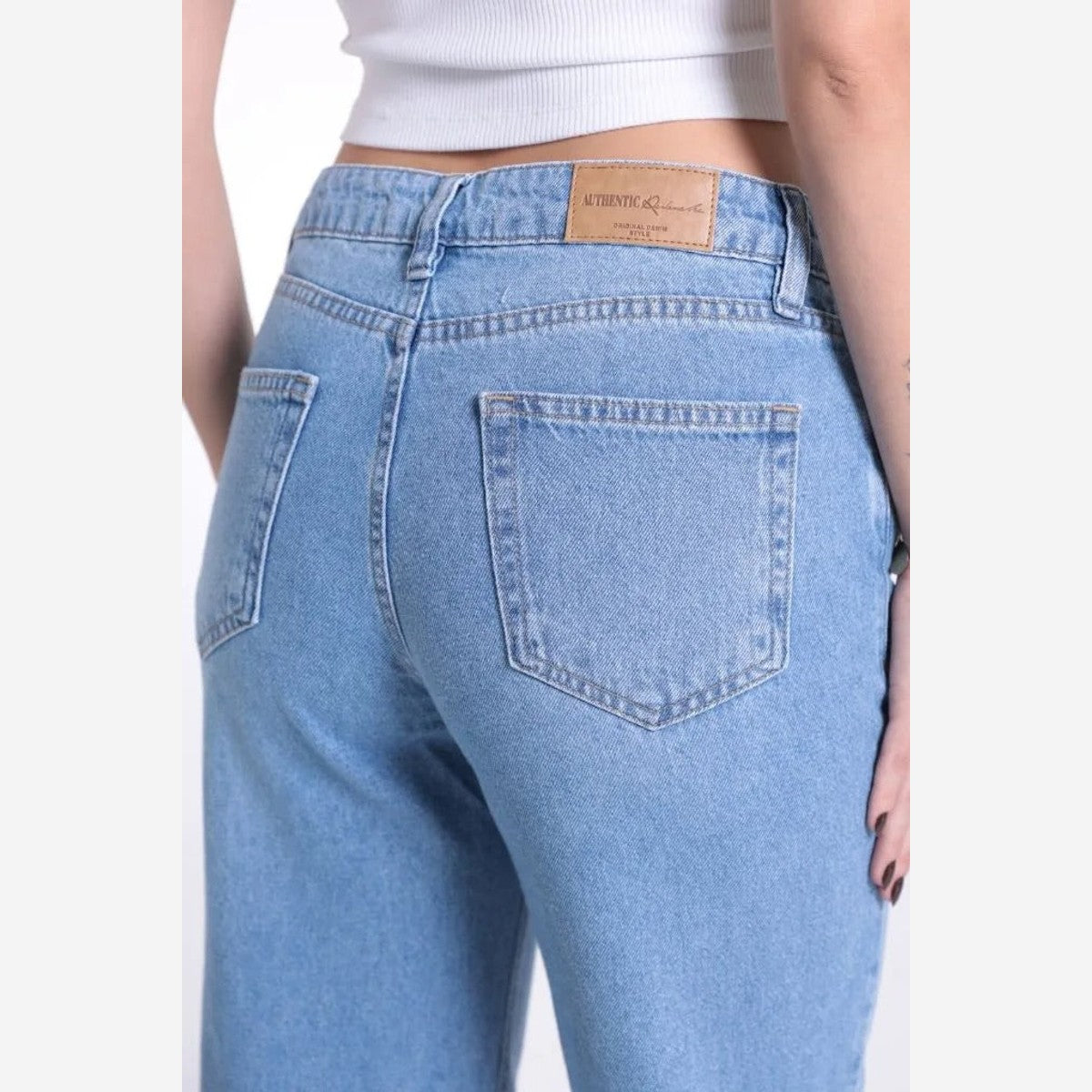 CALÇA JEANS RETA CLARA BARRA FIO CAFEM00521 REVANCHE