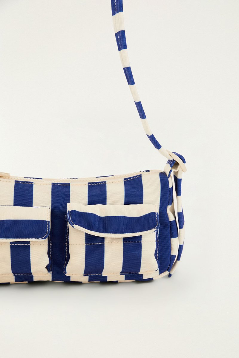 BOLSA BAGUETE LISTRADO SONHADO MR 370321 FARM Imagem secundária do produto