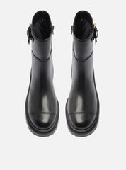 BOTA PRETA COURO CANO CURTO TRATORADA FIVELA A 13723 0009 0001 AREZZO