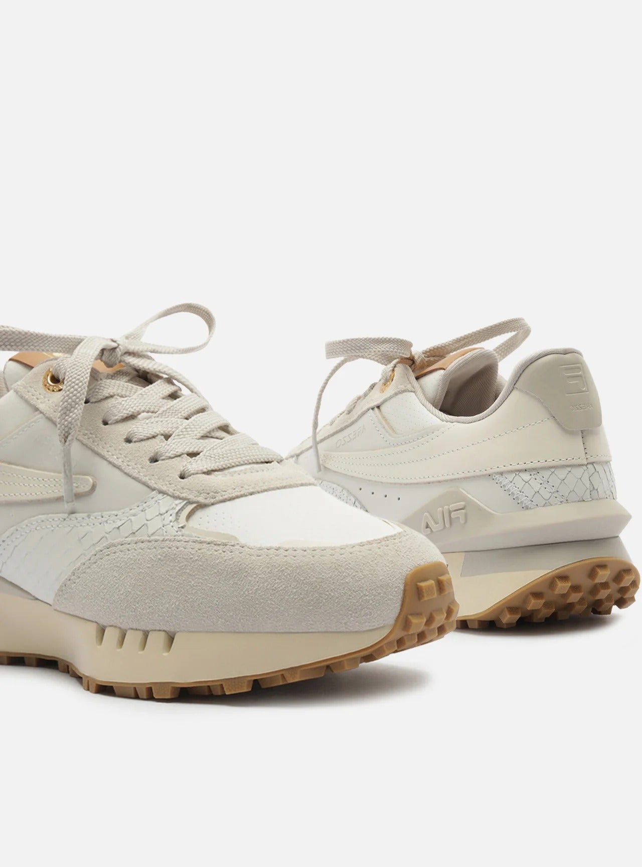 Tênis Feminino Arezzo ref. BRANCO SOLADO - VintedoisK