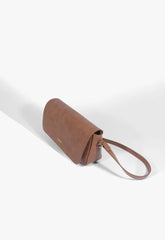 BOLSA TIRACOLO PEQUENA DARYA MARROM S 50010 0885 0002 SCHUTZ