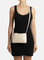 BOLSA TIRACOLO OFFWHITE TRESSÊ PEQUENA TAG A 50021 1022 0002 AREZZO