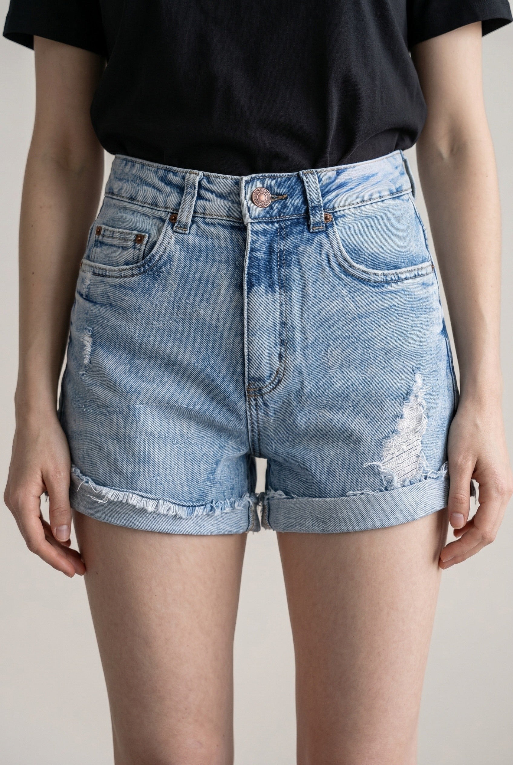 Shorts Feminino Disparate ref. SHORTS JEANS - VintedoisK