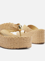 SANDÁLIA BEGE PALHA FLATFORM FLIP FLOP METAL A 13166 0006 0001 AREZZO