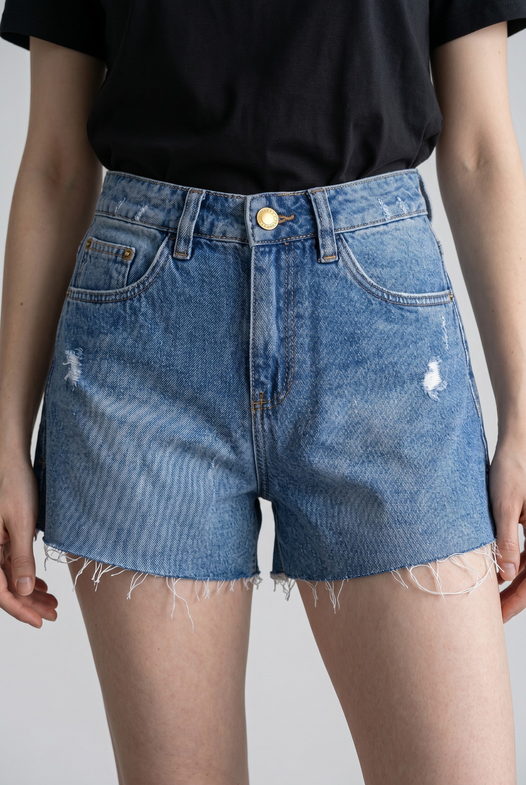 Shorts Feminino Revanche ref. SHORTS JEANS - VintedoisK