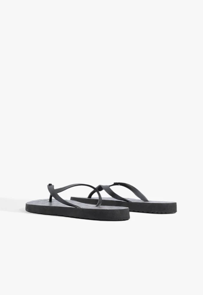 Chinelo Feminina SCHUTZ ref. CHINELO PRETO - VintedoisK