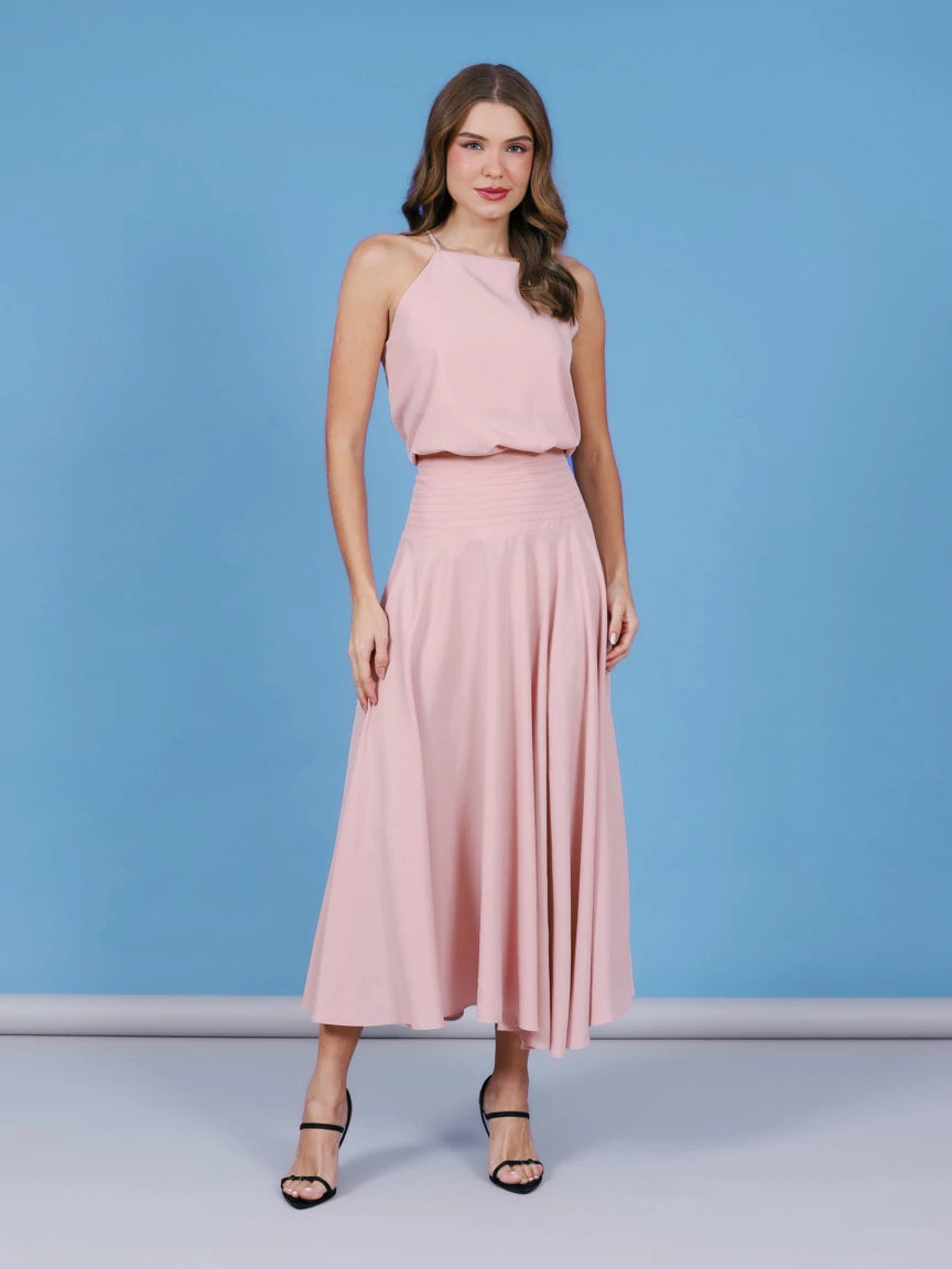 Blusa regata Alf Basic Skenn, frente em mulher com corte básico