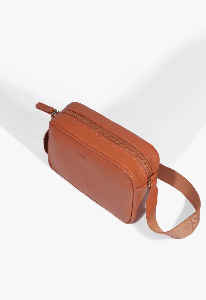 BOLSA NATALIE MARROM S 50010 0652 0003 SCHUTZ Imagem secundária do produto