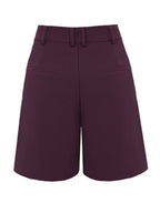 Bermuda alfaiataria Skenn 413405 em uso, look completo feminino