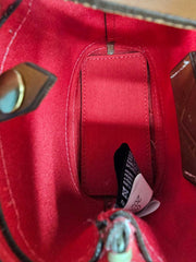 BOLSA PEQUENA CHAVEIRO TRIANGLE PRETA S 46018 0105 0001 SCHUTZ