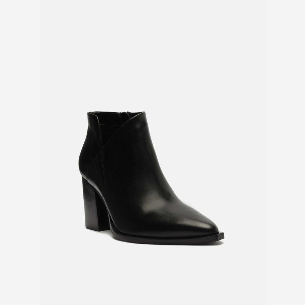 BOTA PRETA COURO CANO CURTO BLOCO A 11879 0001 0001 AREZZO Imagem secundária do produto