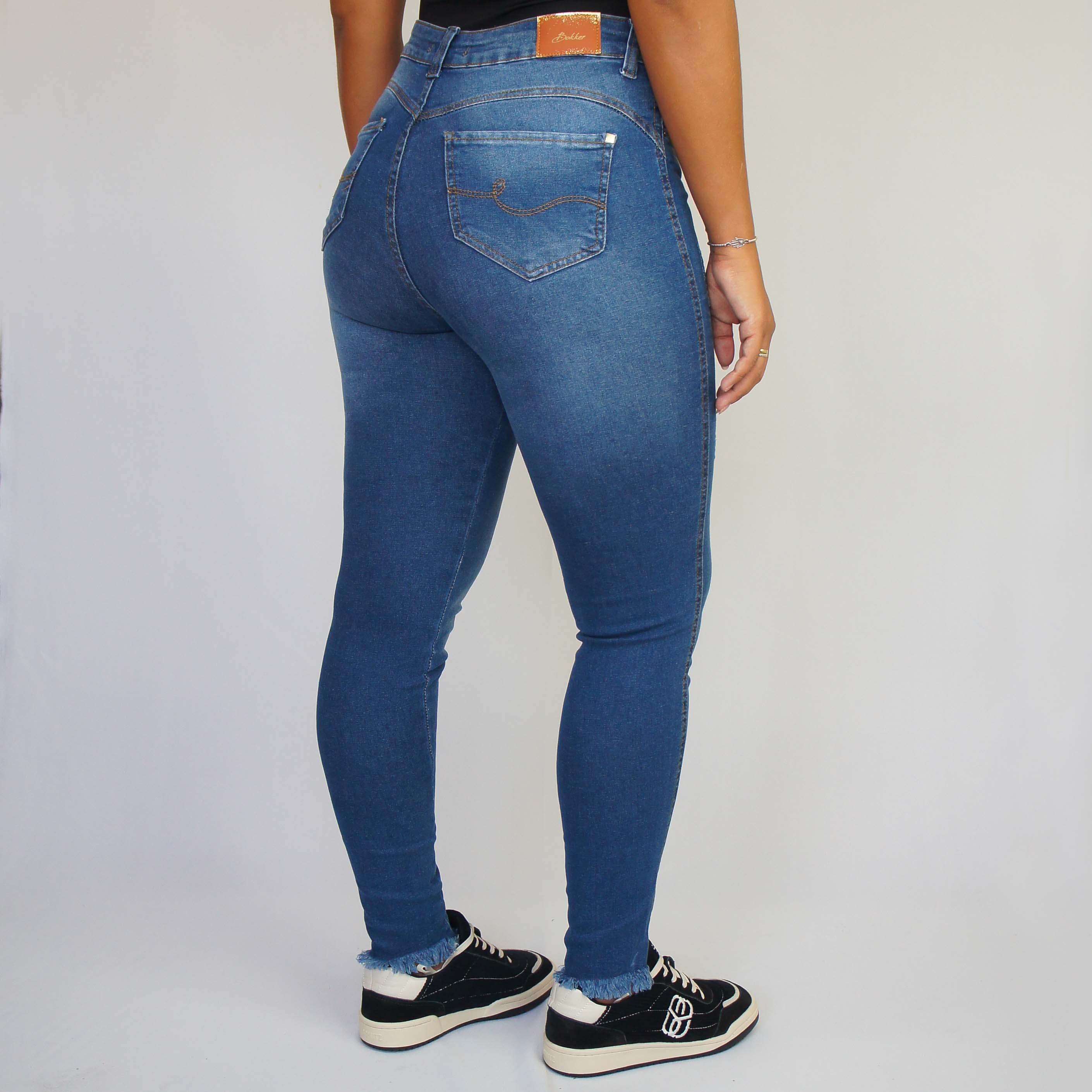 Calça Feminina BOKKER ref. JEANS CIGARRETE - VintedoisK
