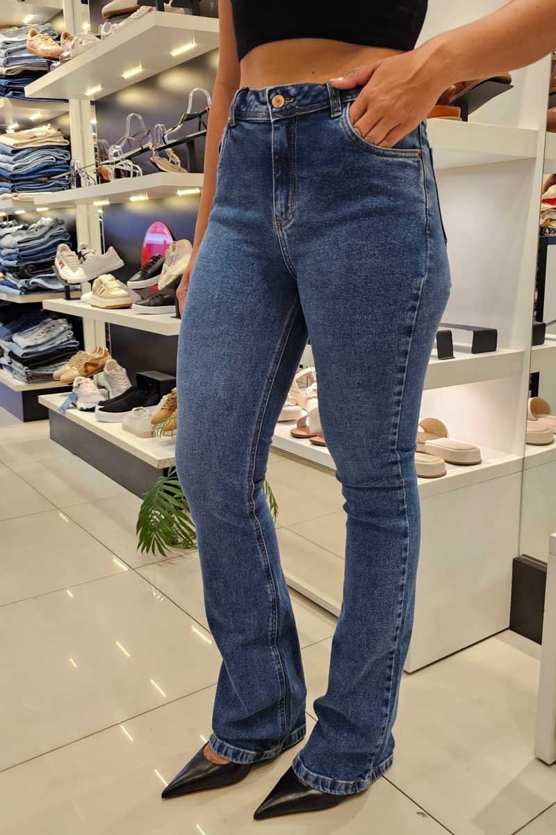 Calça Feminina REVANCHE ref. JEANS FLARE - VintedoisK