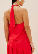 Blusa Cacay vista lateral com detalhe corrente