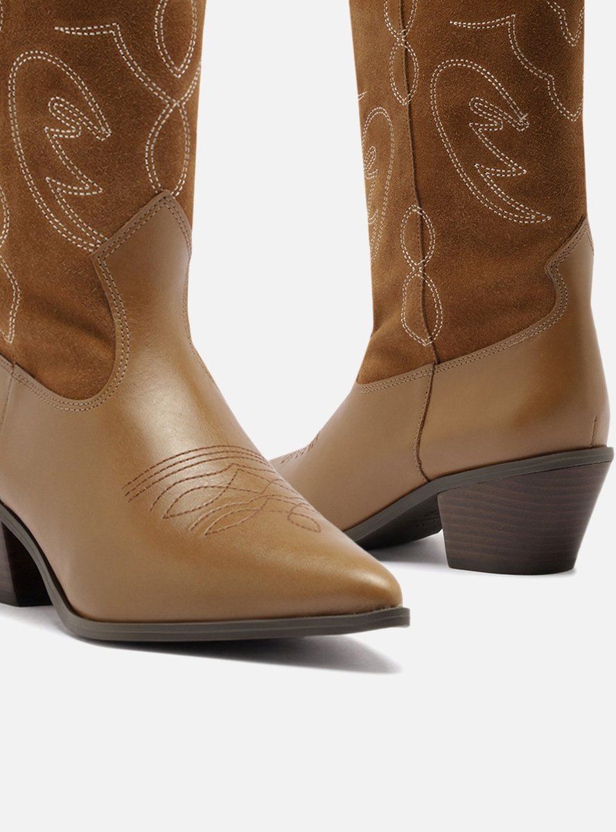 Bota Feminina Arezzo ref. BOTA MARROM - VintedoisK
