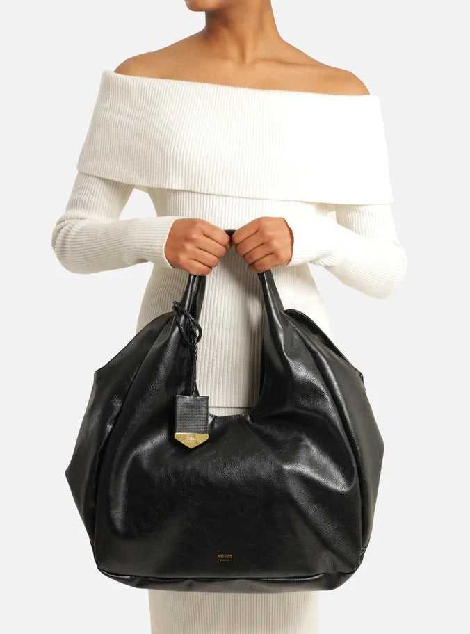 BOLSA HOBO PRETA GRANDE BAG CHARM TRESSÊ A 50021 1047 0001 AREZZO Imagem secundária do produto