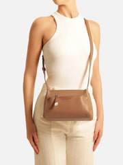 BOLSA TIRACOLO MARROM CLARA EMILLY PEQUENA A 58100 0499 0047 AREZZO