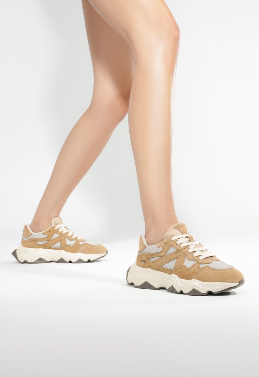 Tênis Feminino Schutz ref. 2941 MARROM - VintedoisK