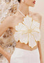 Blusa cropped feminina com flor em bordado, vista frontal