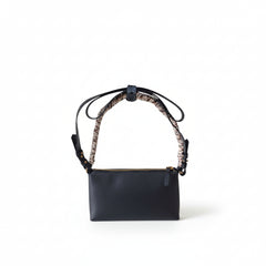 BOLSA TIRACOLO PRETA LOGO CIPOLLA S 50010 2028 0001 SCHUTZ