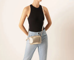 BOLSA TIRACOLO PEQUENA ESSENCIAL DOURADA C 50001 0001 0039 ANACAPRI