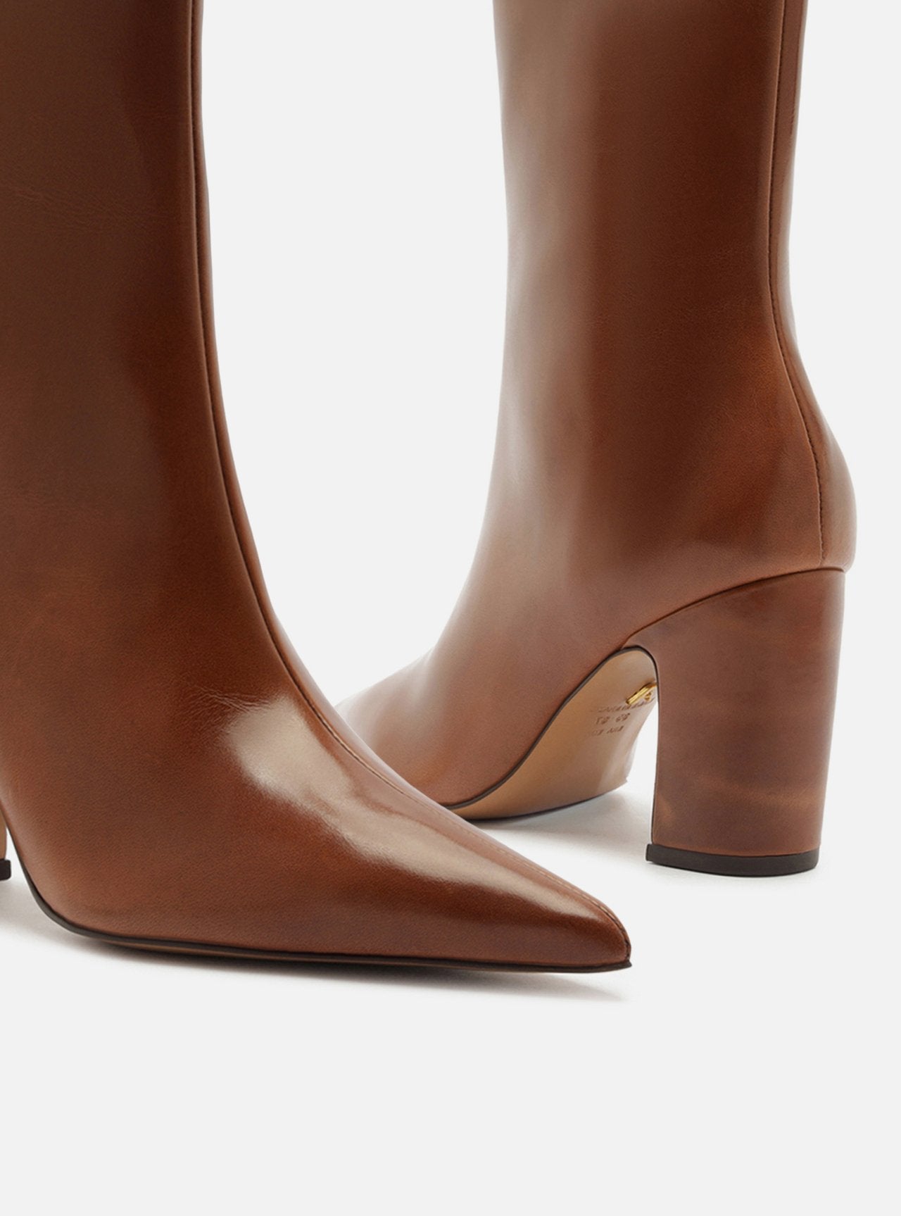 Bota Feminina Arezzo ref. BOTA MARROM - VintedoisK