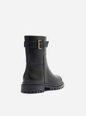 BOTA PRETA COURO CANO CURTO TRATORADA FIVELA A 13723 0009 0001 AREZZO