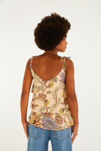 Detalhe do padrão floral blusa Delhi 362244 Farm Rio