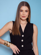 Blusa colete alfaiataria linho bege Skenn, vista frontal, modelo feminino