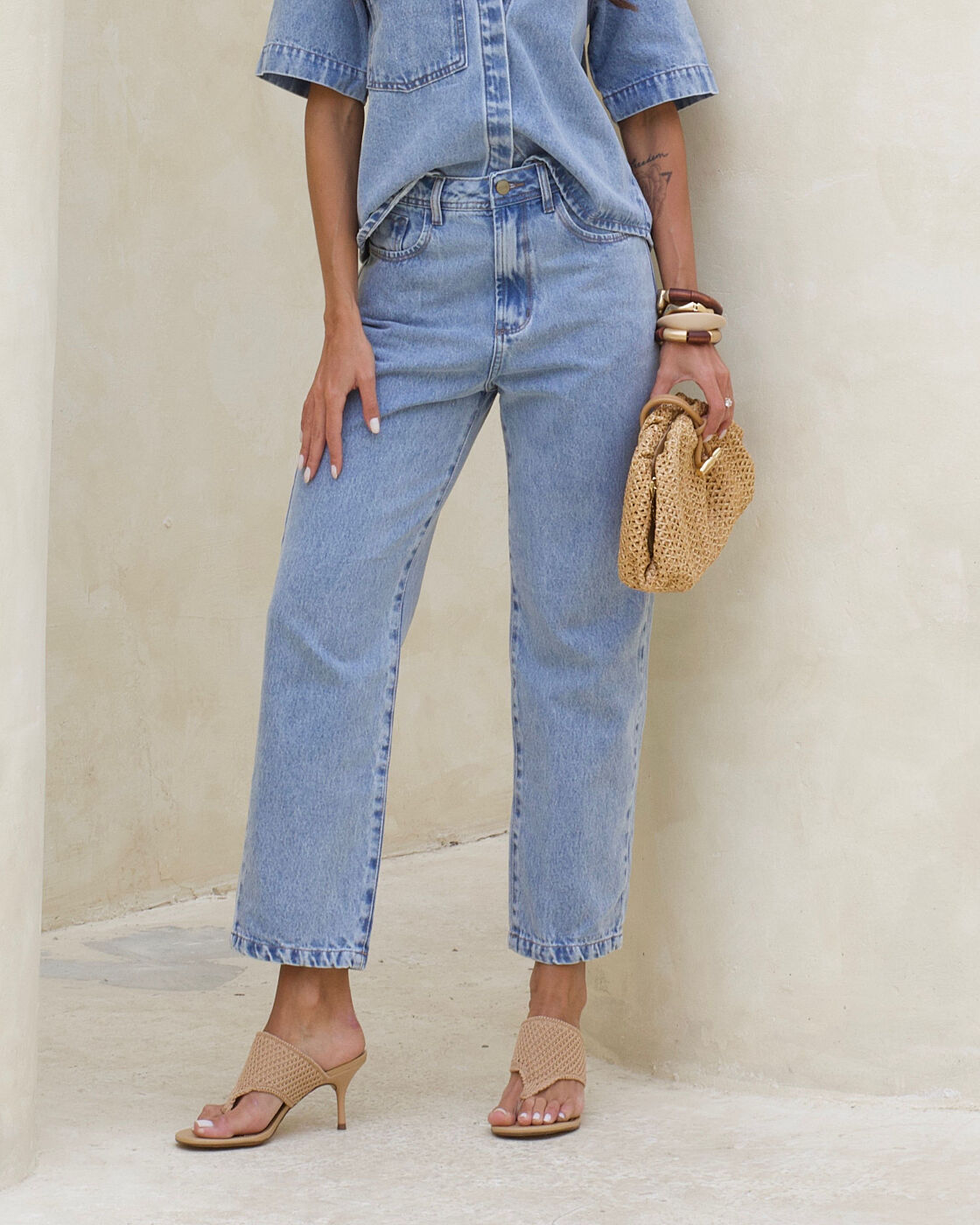 CALÇA JEANS MOM CROPPED ESSENTIAL 1000500 ALCANCE