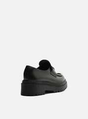 MOCASSIM PRETO COURO TRATORADO TIRA METAL A 13654 0001 0001 AREZZO