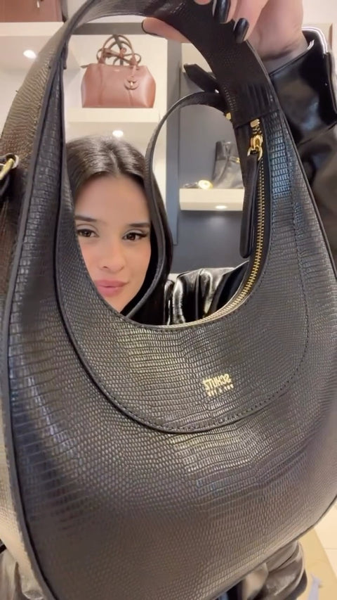 Bolsa Meia Lua Preta S 50015 1581 0005 Schutz — Instagram @lojavintedoisk
