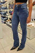 Calça Feminina REVANCHE ref. JEANS FLARE - VintedoisK