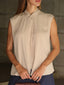 Blusa decote nó Skenn, detalhe lateral do decote e nó