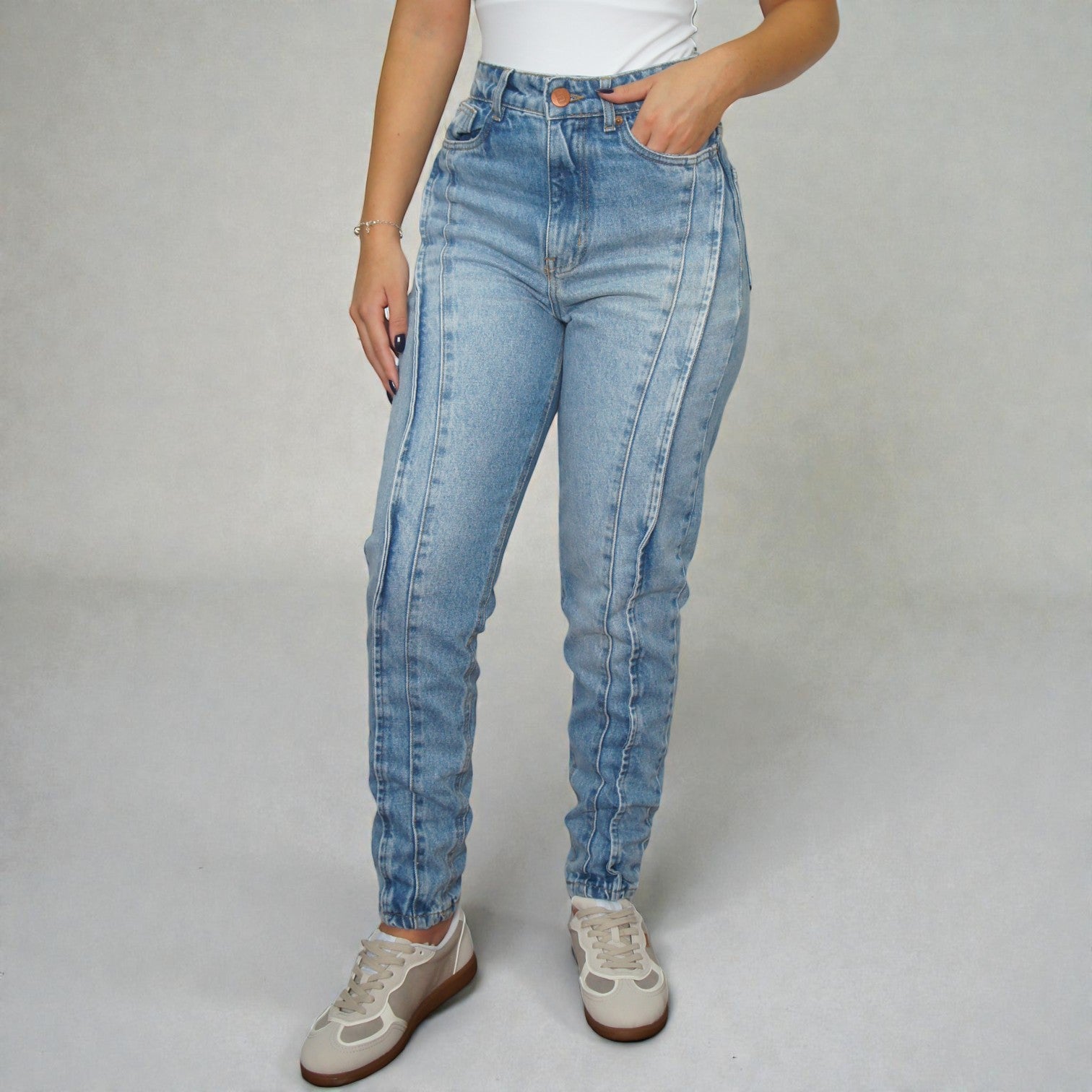 Calça Feminina DISPARATE ref. JEANS MOM - VintedoisK