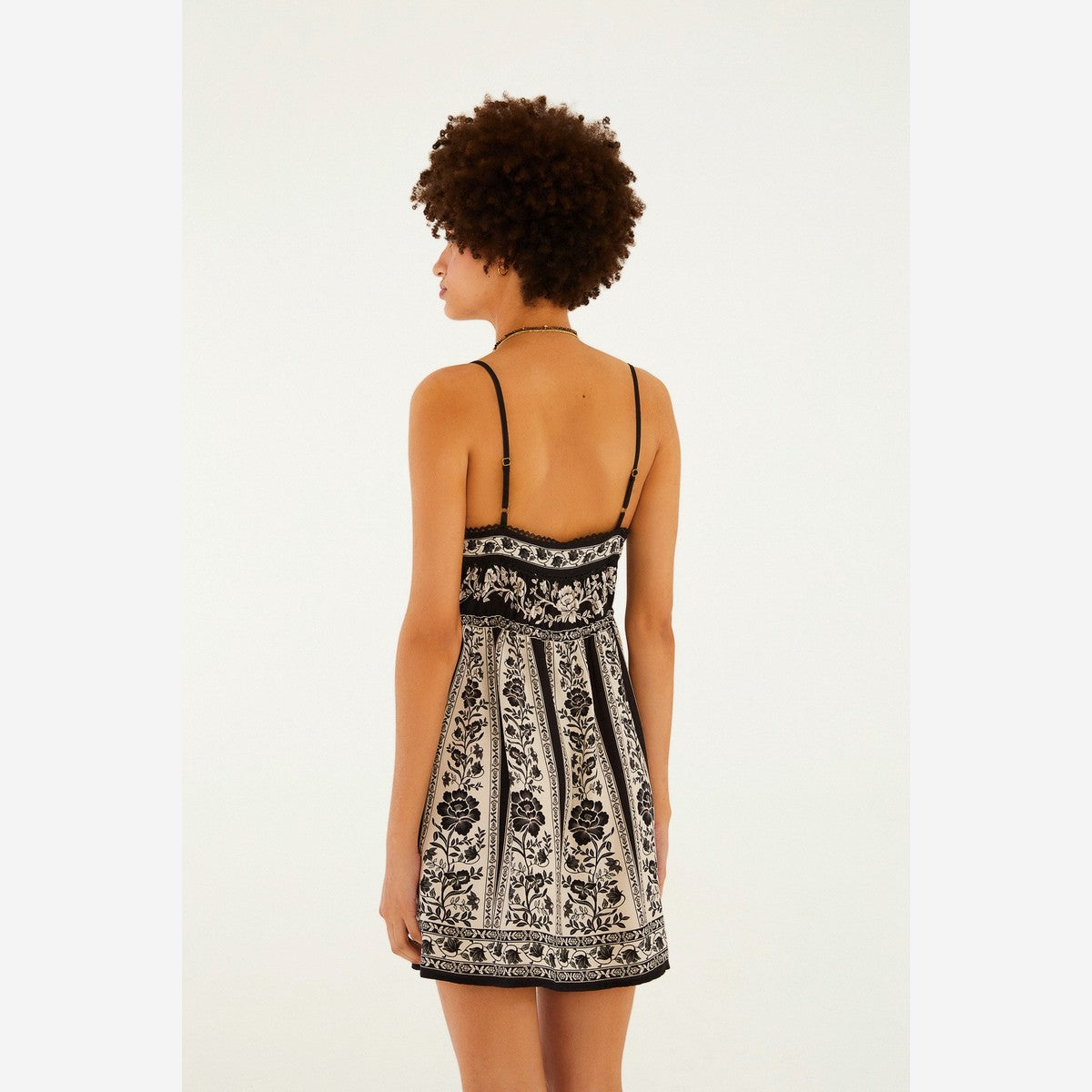 VESTIDO CURTO FLORAL DELICADO 366722 FARM RIO