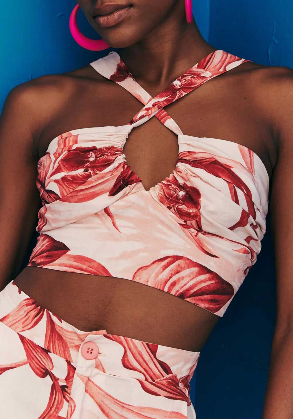 Blusa Cropped feminina Cacay com amarração frontal Imagem principal do produto
