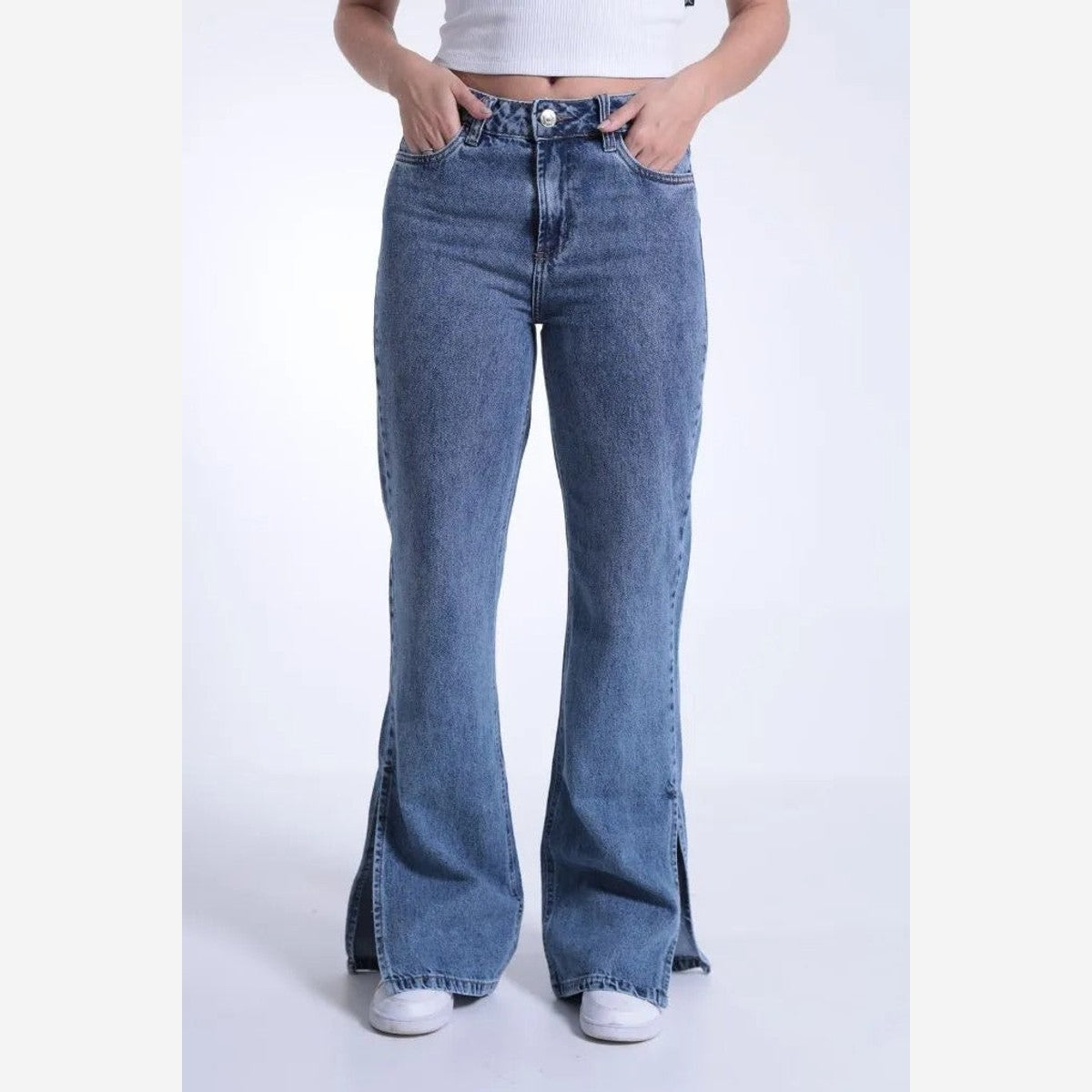 CALÇA JEANS RETA ABERTURA LATERAL CAFEM00497 REVANCHE Imagem principal do produto
