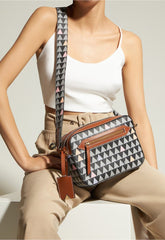 BOLSA TIRACOLO MÉDIA TRIANGLE PRETA S 50010 0102 0017 SCHUTZ